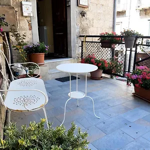  Bed & Breakfast La Casa Del Pittore Di Petralia Italy